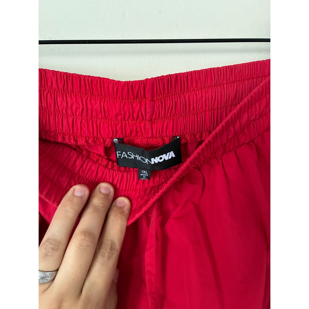 Fashion Nova Womens Red Cargo Jogger Pants Streetwear Baggy Windbreaker 1XL - Picture 2 of 6